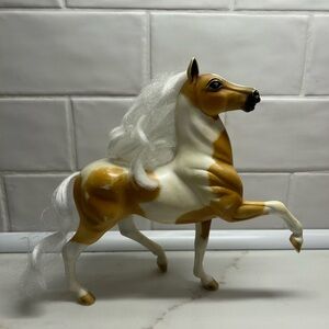 Breyer reeves horse figure brown, white & tan coloured